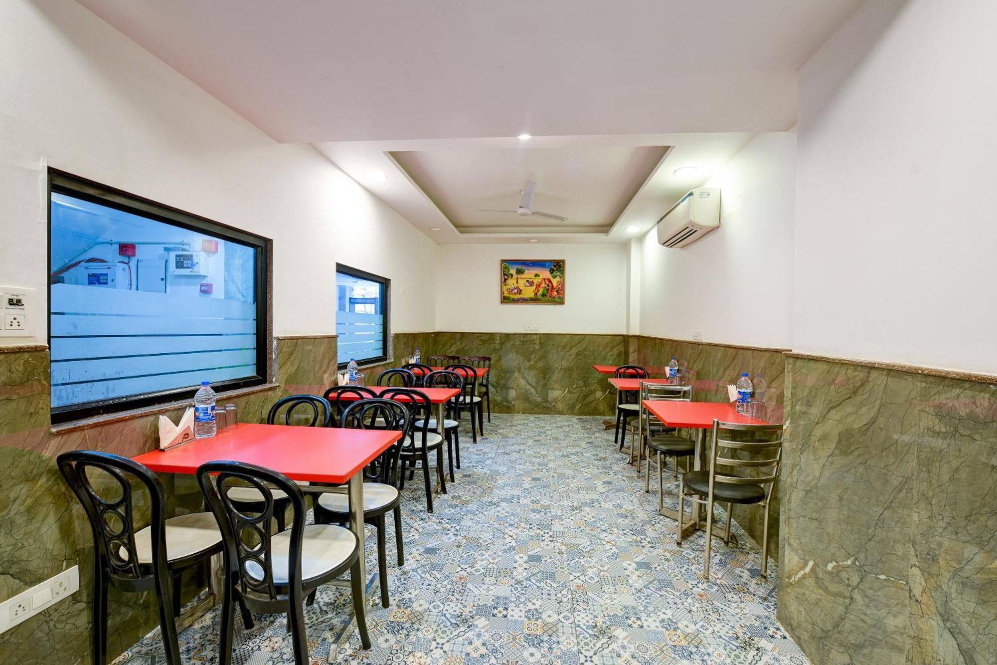 Glory Inn Near Delhi International Airport ニューデリー エクステリア 写真