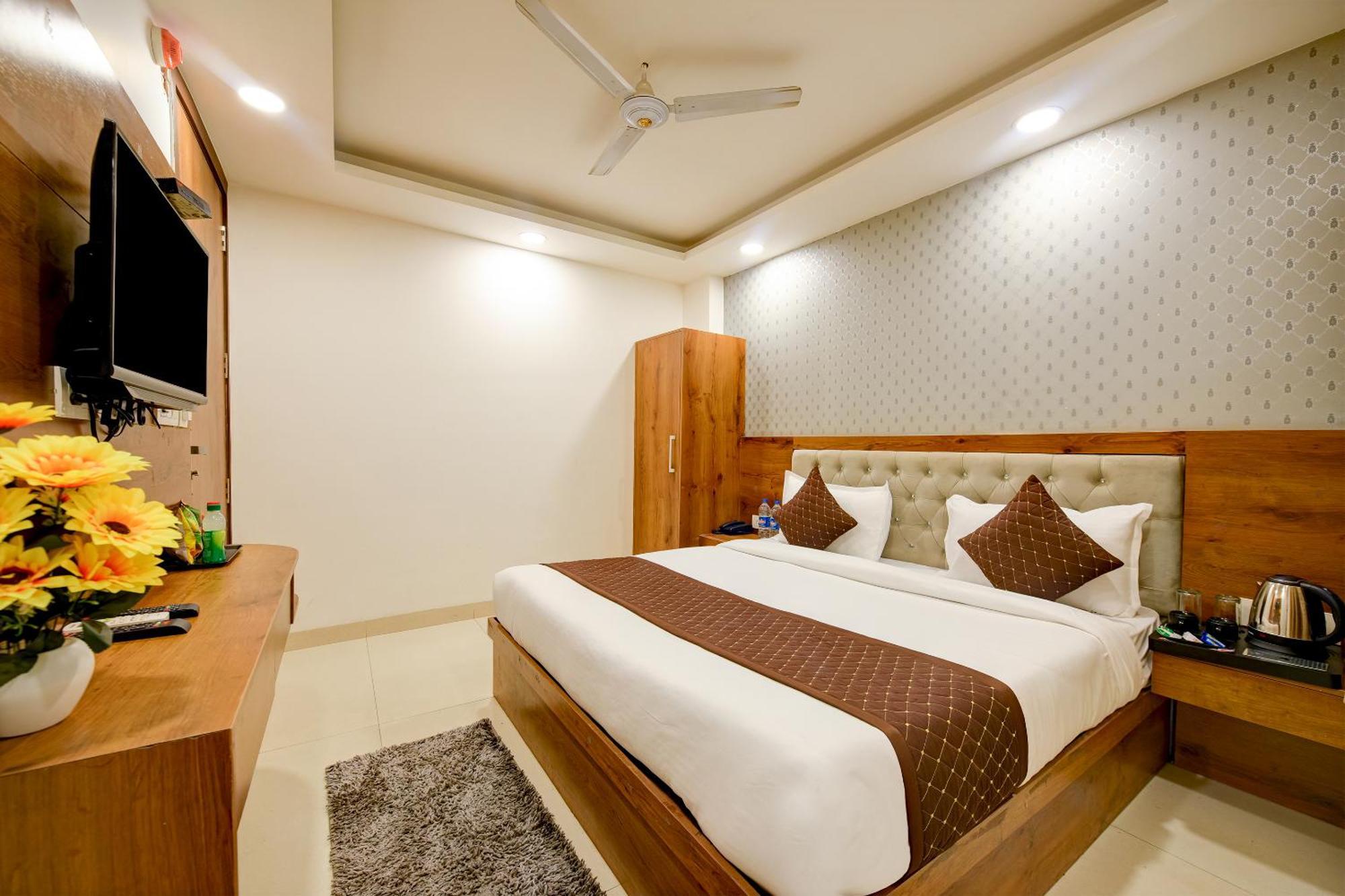 Glory Inn Near Delhi International Airport ニューデリー エクステリア 写真