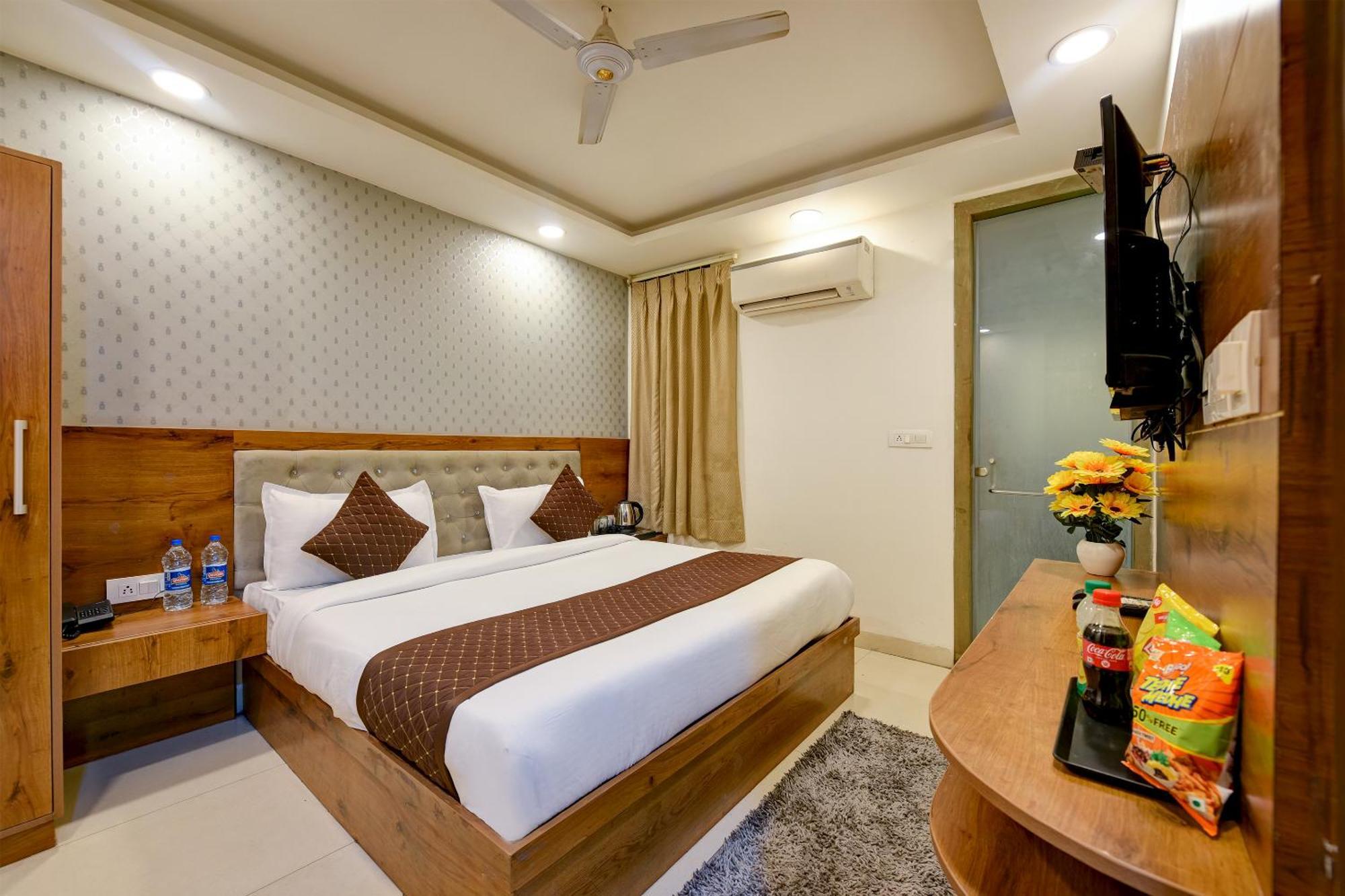 Glory Inn Near Delhi International Airport ニューデリー エクステリア 写真